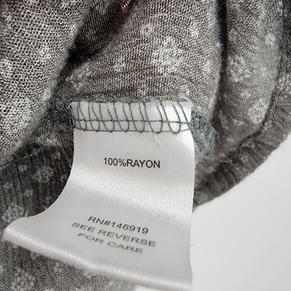 Cloud Chaser Women's Lightweight Slight Flutter Sleeve Blouse Size Large - Picture 8 of 10